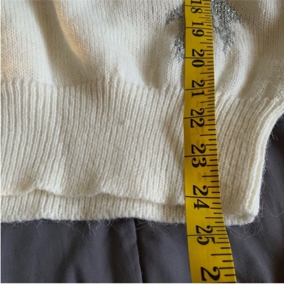 MARELLA NWT Vintage Appliqué V-Neck Sweater - Picture 9 of 10